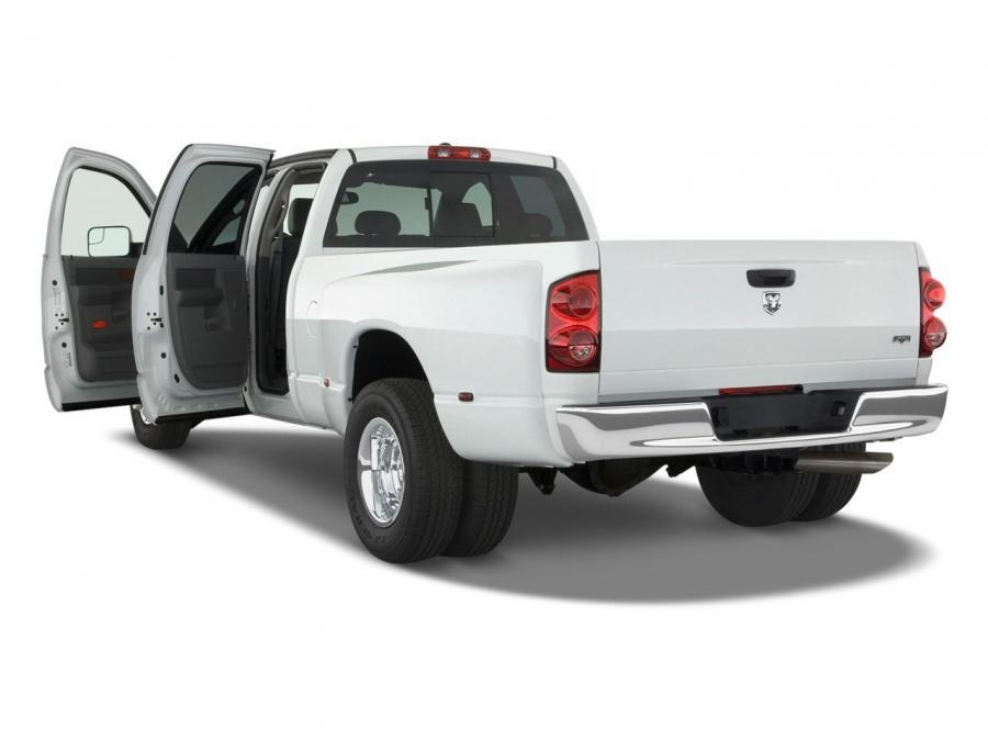  Dodge Ram 3500 Quad Cab 2006 года  (фото 5 из 8)